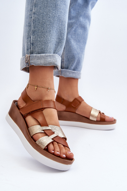 Коричневі жіночі шкіряні босоніжки на платформі Zazoo 40397