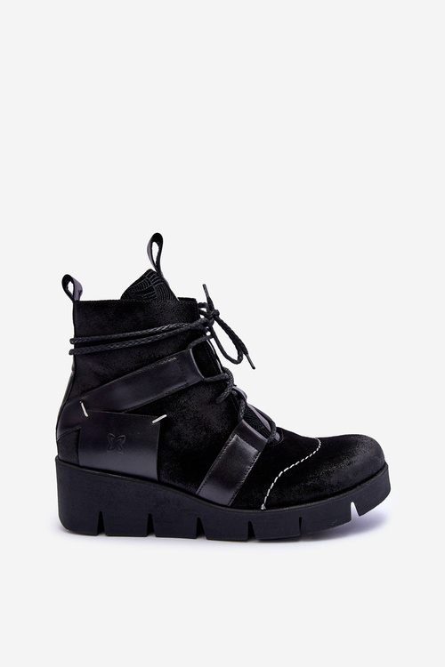 Чоботи шкіряні на танкетці Maciejka 06185-01 Чорні