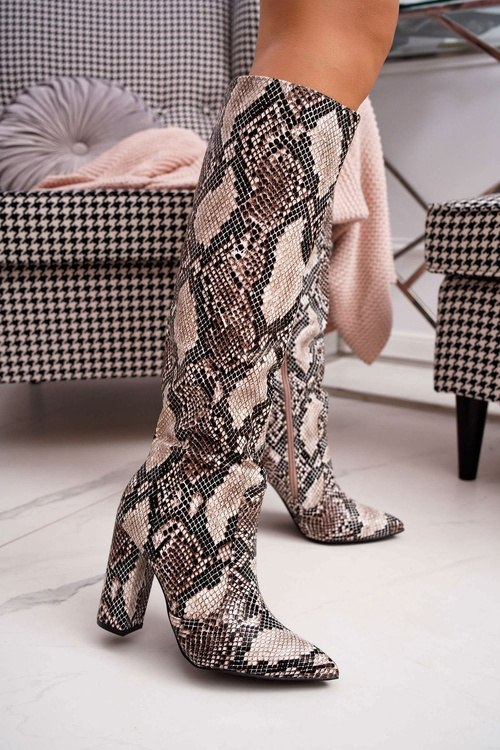 Жіночі чоботи на шпильці зі зміїною шкірою бежеві броги