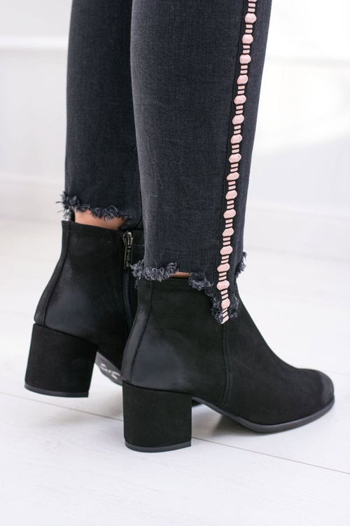 Чорні жіночі шкіряні чоботи на шпильці Ніколь