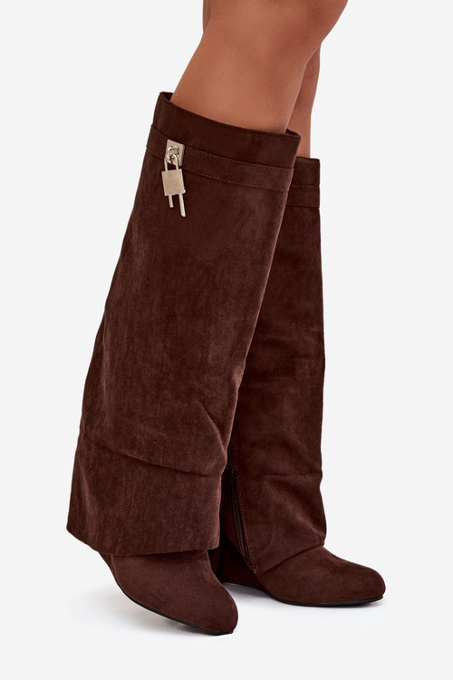 Жіночі чоботи на платформі з ремінцем і срібним елементом шоколадні Korivelle