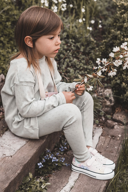 Дитячі кросівки з тканини з принтом рожевого кольору