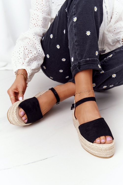 Босоніжки на плетеній платформі Black Megara