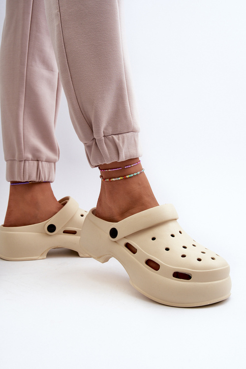 Жіночі поролонові шльопанці білі Ilariana