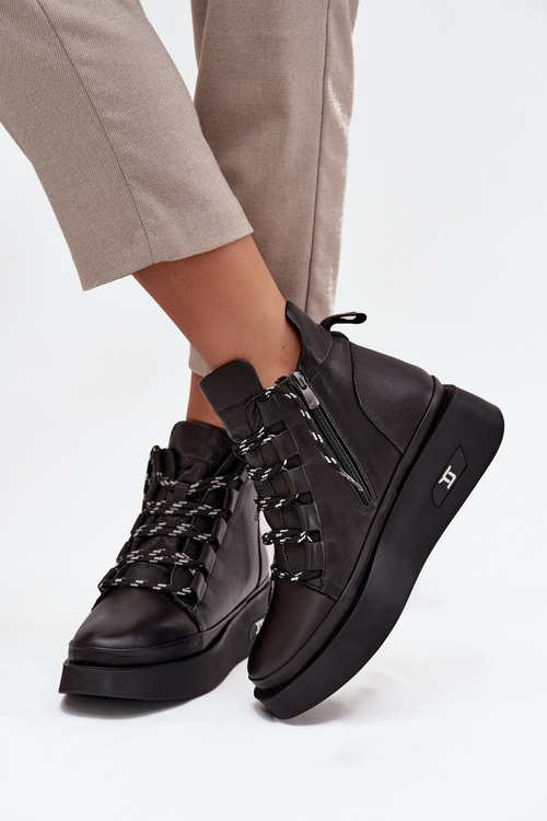 Шкіряні жіночі чоботи на платформі з підкладкою Artiker 55C0809 Чорні