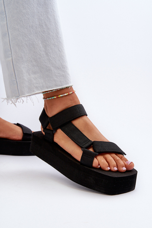 Жіночі чорні босоніжки на платформі Edireda