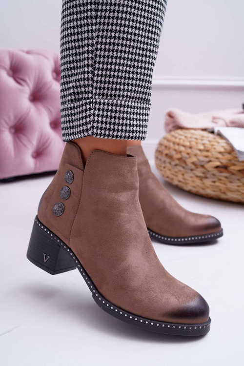 Жіночі чоботи на плоскій підошві бежеві тристрам