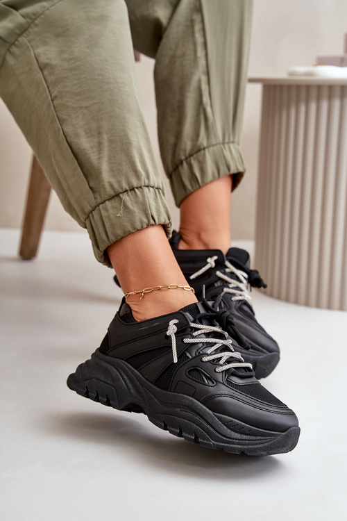 Жіночі кросівки на масивній підошві з декоративною шнурівкою Black Relissa