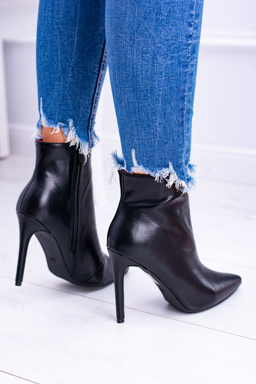 Чорні високі чоботи на шпильці Remos