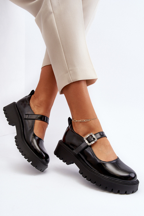 Жіночі лаковані лофери з декоративною пряжкою чорного кольору Lindnessa