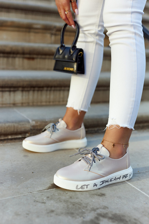 Жіночі шкіряні кросівки з декором металік Carrey Pink