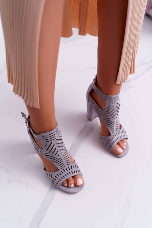 Жіночі босоніжки з відкритим носком сірі Carmelita