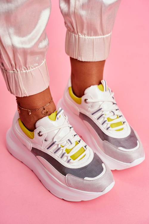 Жіноче спортивне взуття Кросівки білі Moretti