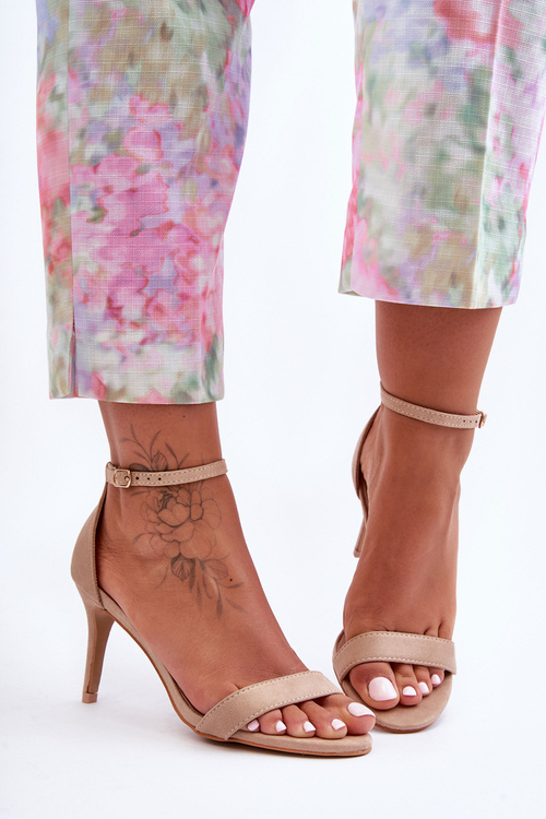 Класичні босоніжки на підборах бежеві Tossa