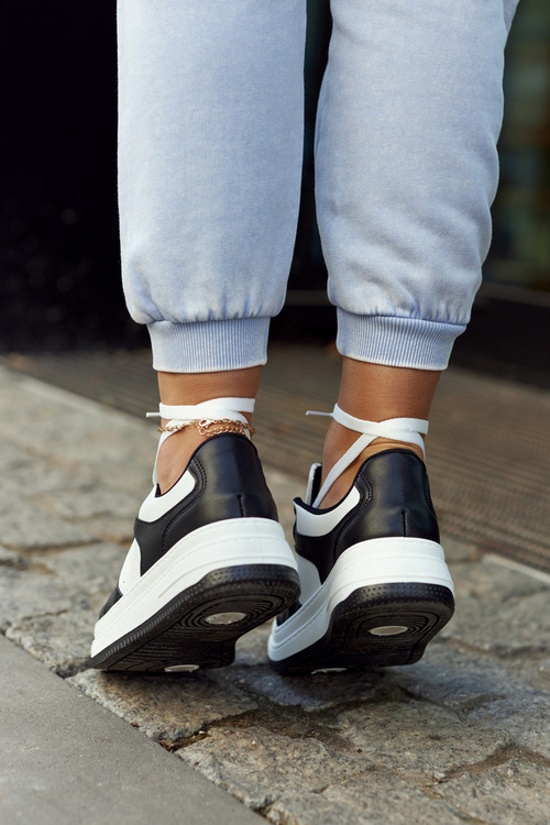 Жіноче спортивне взуття біло-чорне New Haven