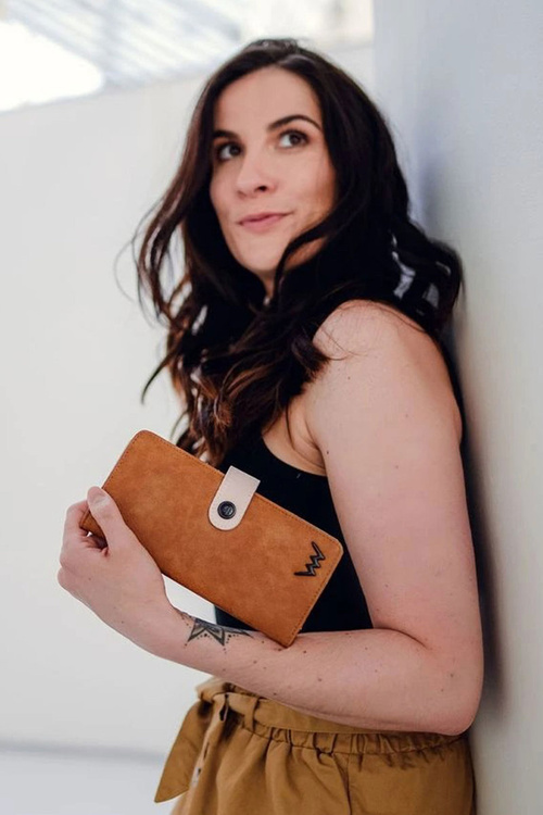 Жіночий шкіряний гаманець на блискавці коричнево-бежевий Florience