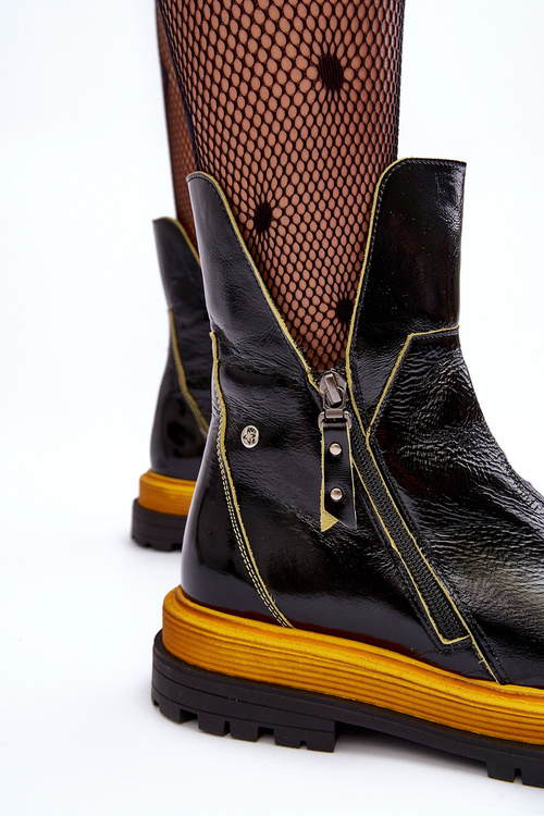 Чоботи жіночі шкіряні лаковані Maciejka 05747-07 Чорні