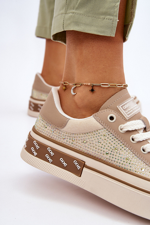 Жіночі кросівки з форсунками GOE LL2N4055 Бежеві