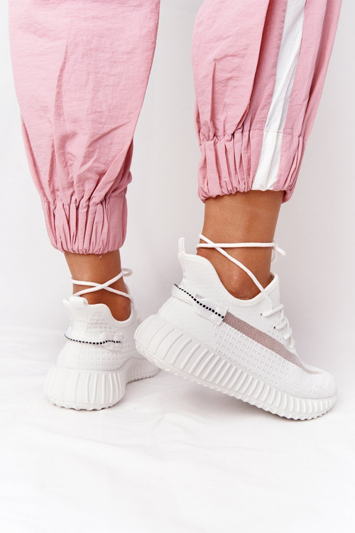 Жіноче спортивне взуття Кросівки білі Amazing