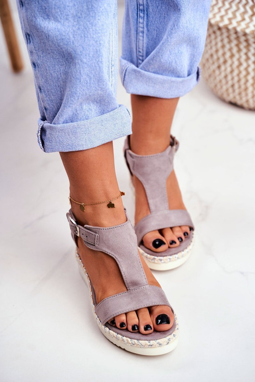 Жіночі босоніжки на танкетці сірі Rosa