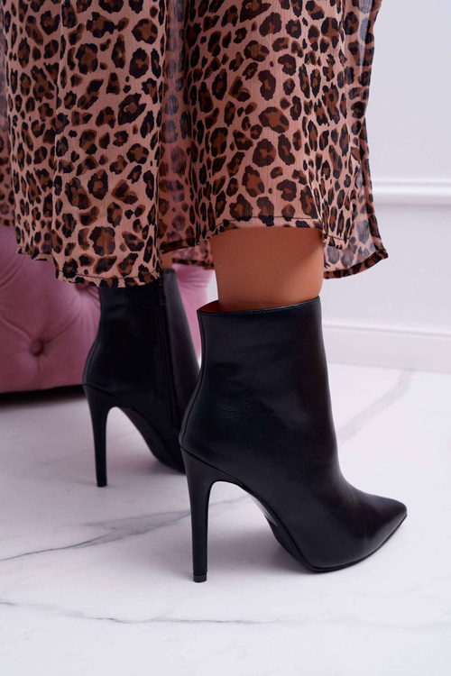 Жіночі гостроносі чоботи на шпильці, чорні утеплені потаме