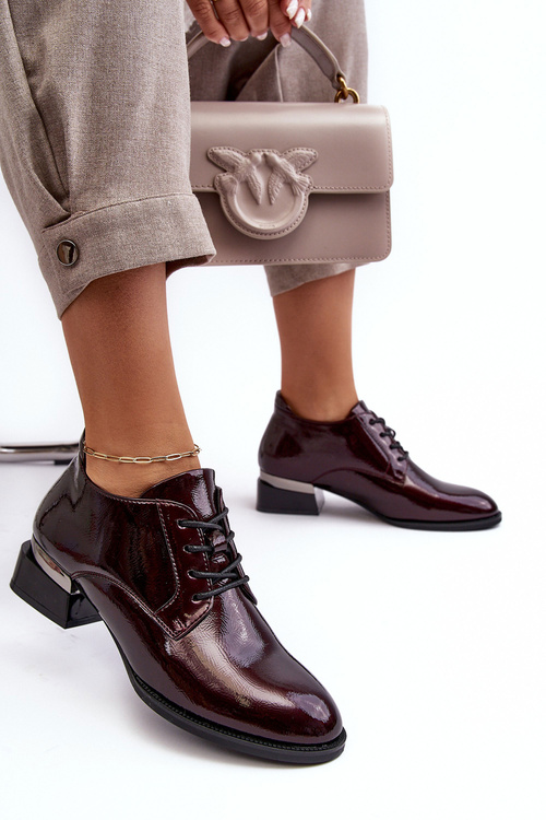 Жіночі лаковані оксфорди бордового кольору Banosa на шнурівці