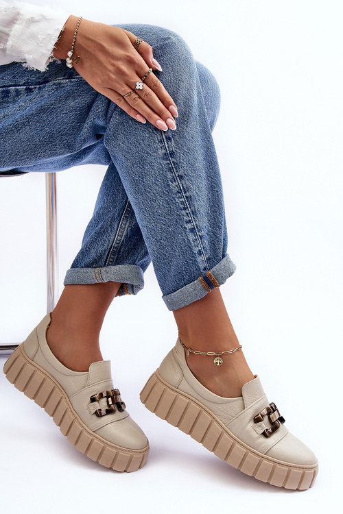 Жіночі шкіряні туфлі на платформі з декором бежеві Lewski 3398