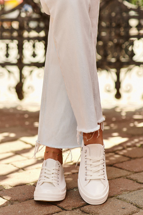 Класичні жіночі кросівки Big Star NN274285 Білі