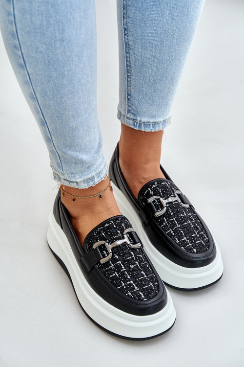 Шкіряні жіночі мокасини на платформі з декором чорні Vinceza 89105