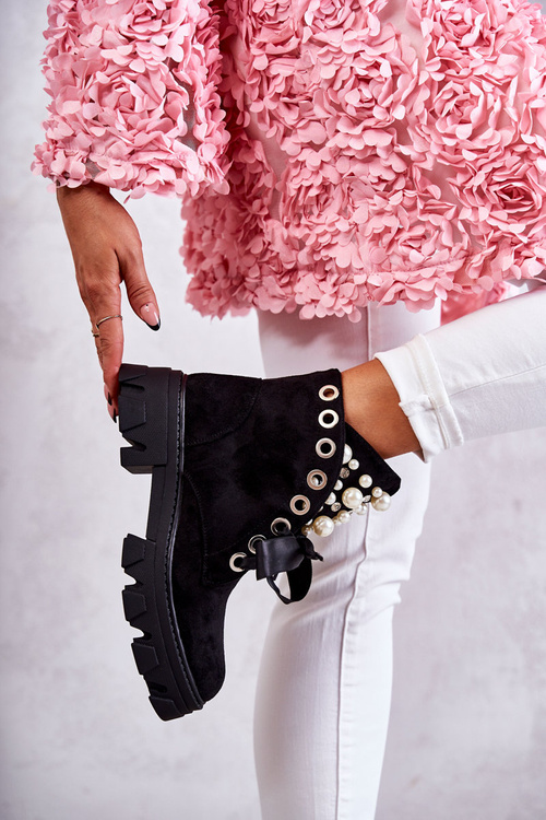 Замшеві теплі черевики з перлами чорного кольору Роко