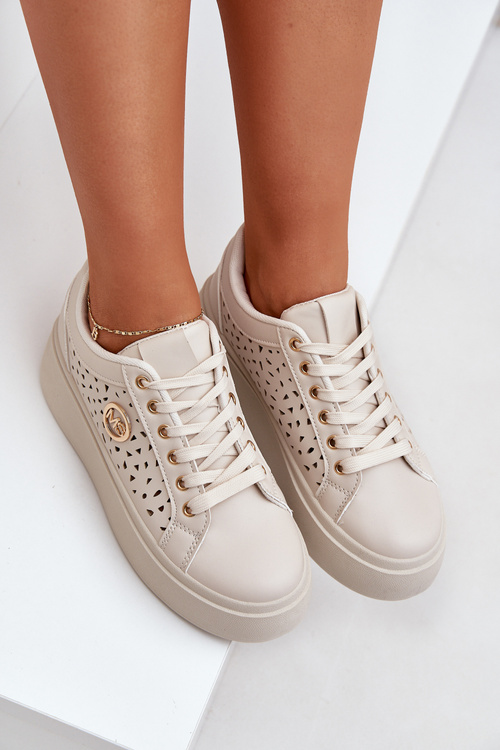 Перфоровані кросівки з золотим елементом бежеві Cassildi