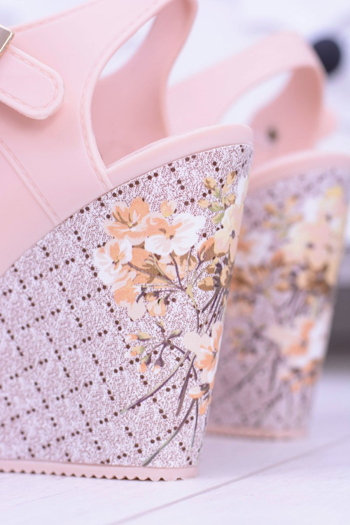 Жіночі бежеві босоніжки Nemesis Anchor