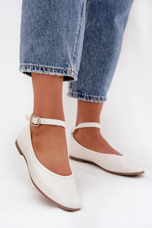 Жіночі балетки з ремінцем і застібкою білі Janelor