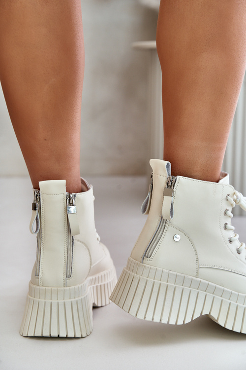 Теплі шкіряні ботильйони на масивній підошві світло-бежеві GOE OO2N4127