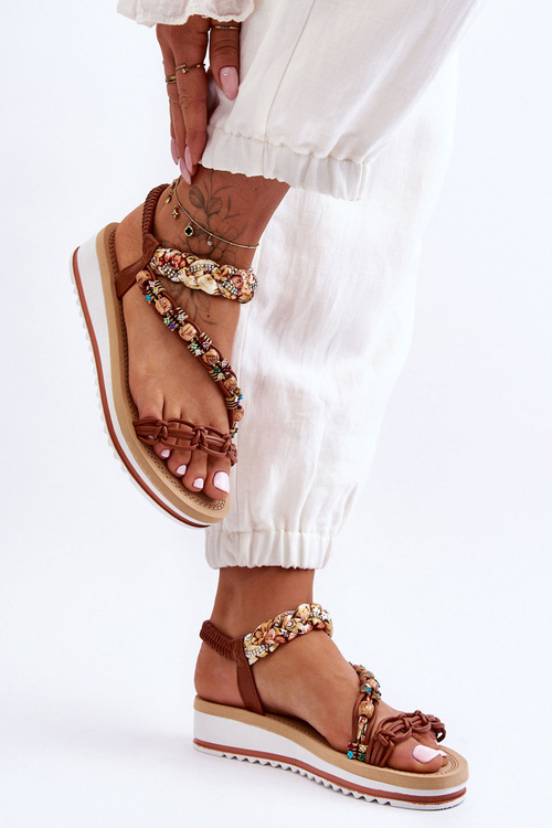 Зручні жіночі босоніжки на танкетці коричневого кольору Jodie