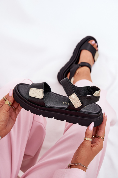 Шкіряні жіночі сандалі на платформі Zazoo 40443 чорні