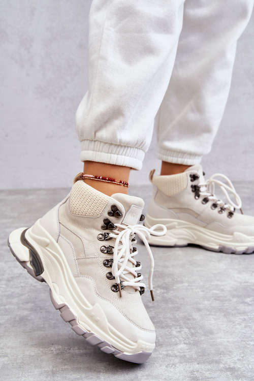 Жіноче високе спортивне взуття GOE KK2N4097 світло-бежевий