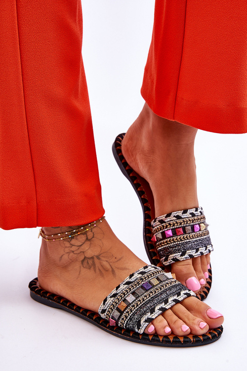 Жіночі тапочки з прикрасами Bellisa Black