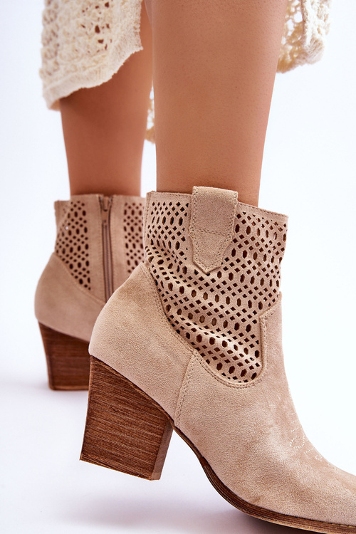Жіночі замшеві ковбойські чоботи на каблуці бежеві Norvella
