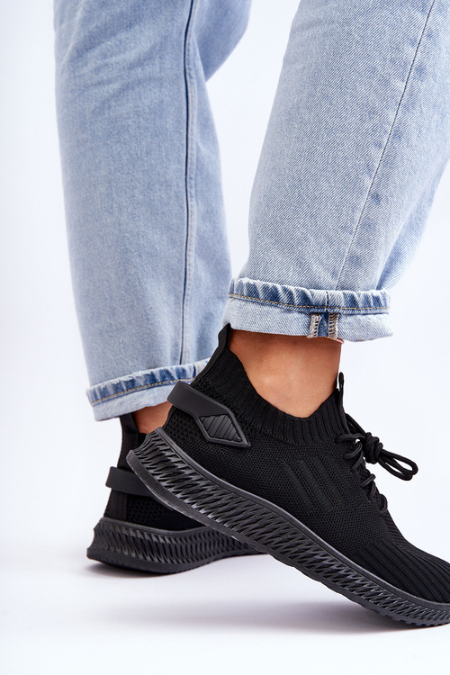 Жіноче спортивне взуття без шнурівки чорного кольору Zauna