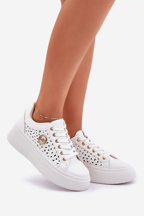 Перфоровані кросівки з золотим елементом білі Cassildi