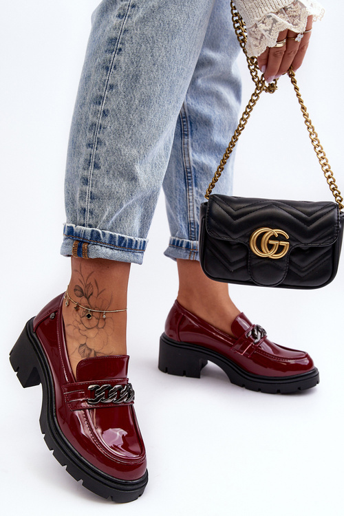 Жіночі глянцеві туфлі на низькому каблуці бордового кольору Blimma