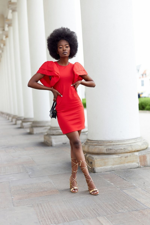 Золоті подіумні босоніжки на високому каблуці зі шнурівкою