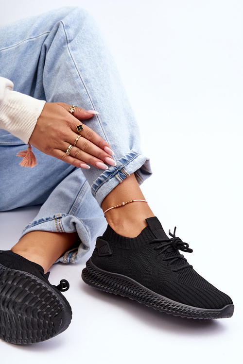 Жіноче спортивне взуття без шнурівки чорного кольору Zauna