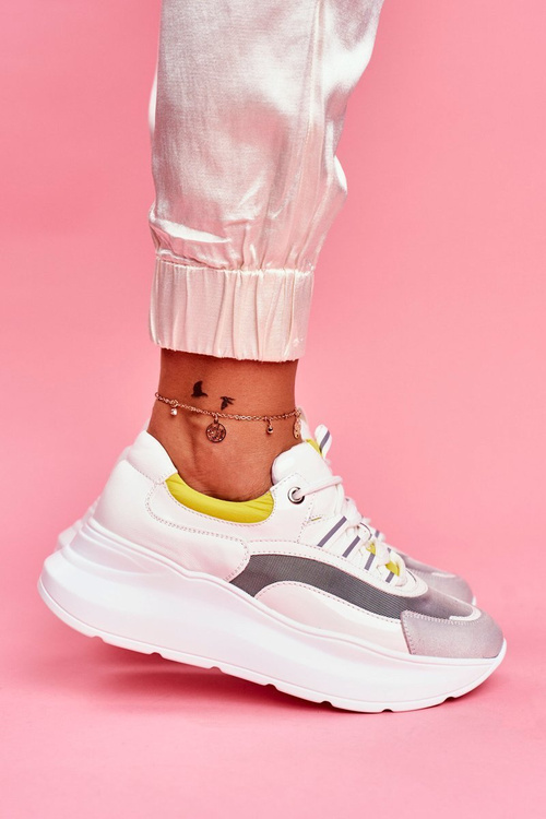 Жіноче спортивне взуття Кросівки білі Moretti