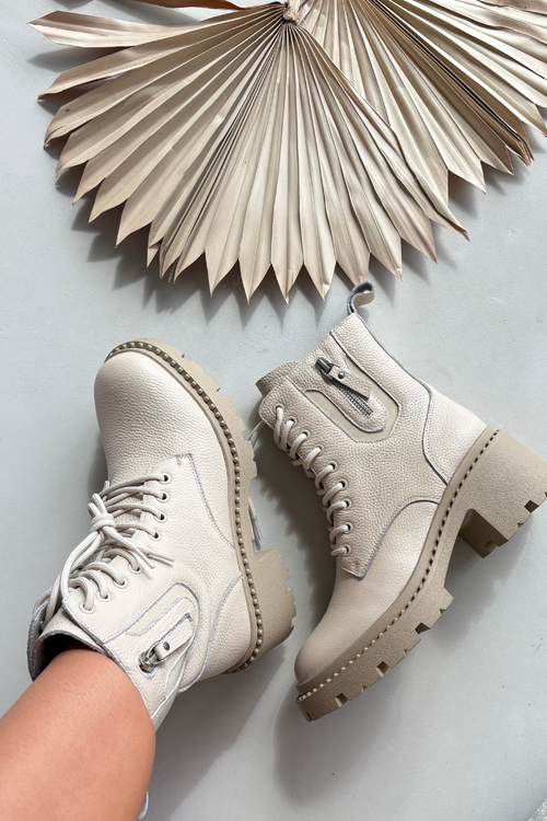 Шкіряні жіночі ботильйони на каблуці Vinceza 86418 бежеві