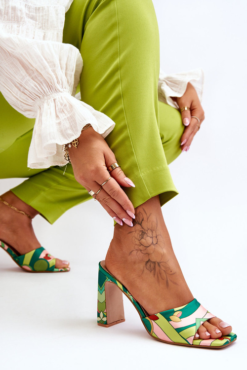 Жіночі тапочки на підборах з візерунком зелені Adelise