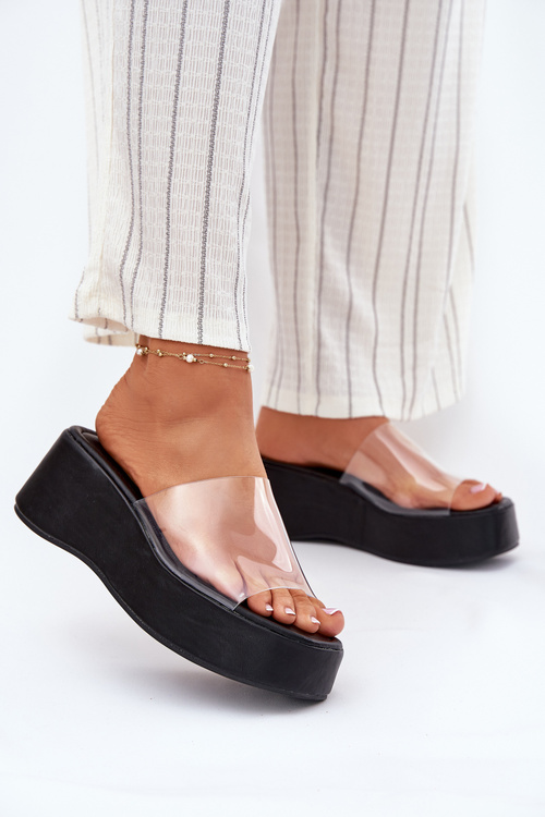 Жіночі сандалі з прозорим ремінцем на платформі чорні Meltiana