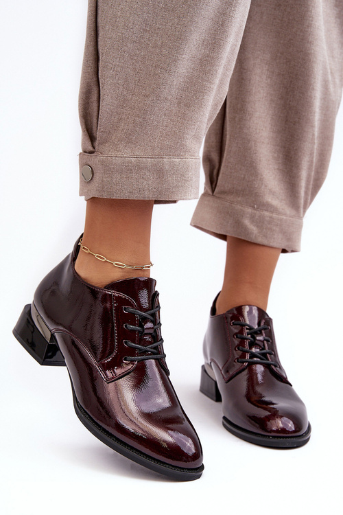 Жіночі лаковані оксфорди бордового кольору Banosa на шнурівці