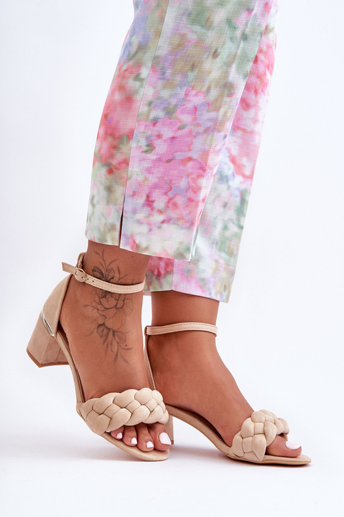 Замшеві босоніжки з тасьмою Beige Essenza